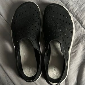 men’s crocs